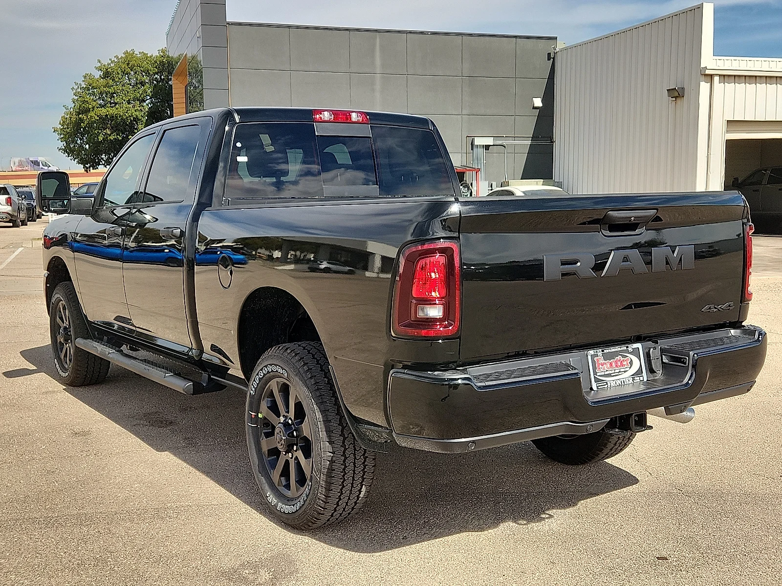 New 2027 Diamond Black Crystal Pearl-Coat Paint Ram BLACK EXPRESS CREW CAB 4X4 6
