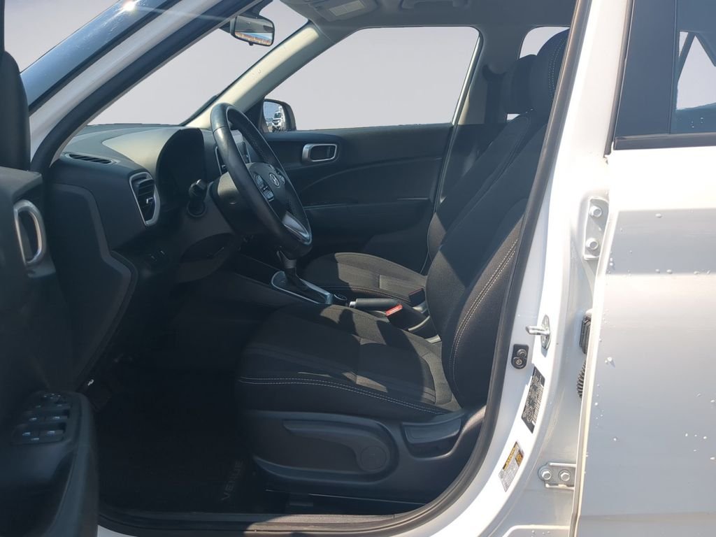 Used 2023 White Hyundai SEL image 12