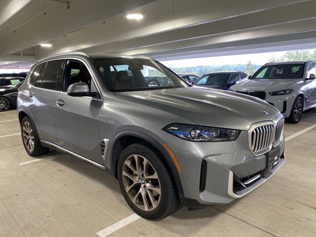 Used 2024 Gray Metallic BMW xDrive40i image 6