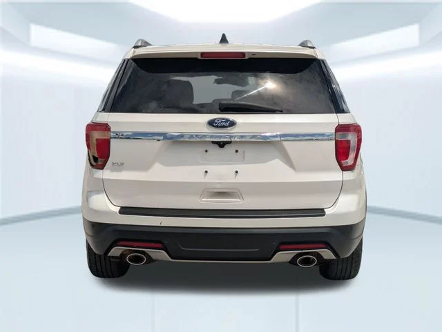 Used 2018 White Ford XLT image 5