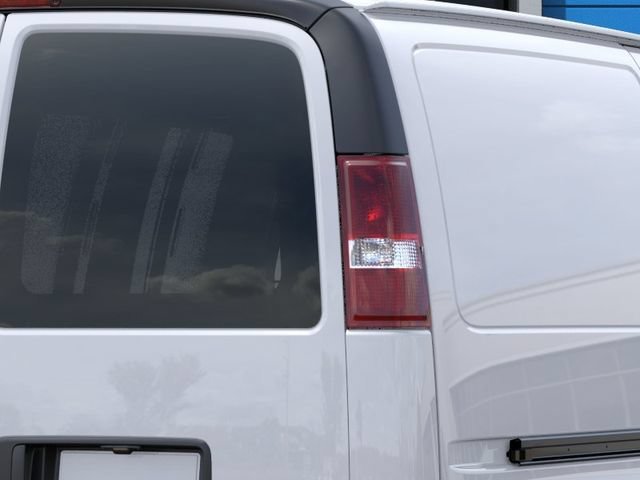 New 2026 Summit White Chevrolet WT image 11