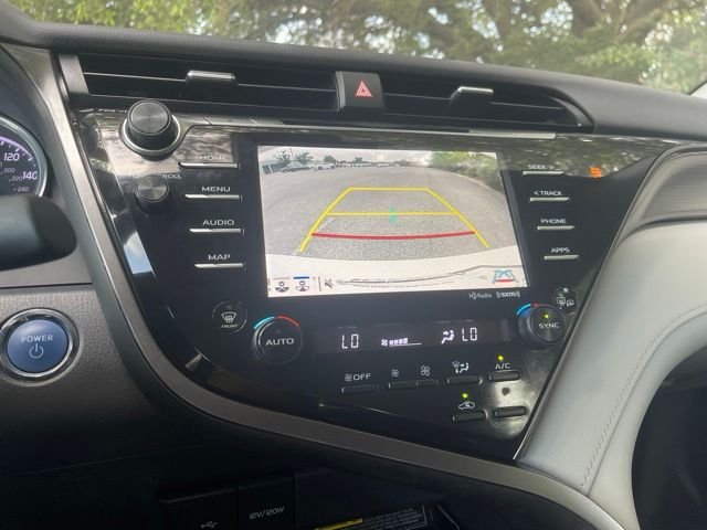Used 2020 White Toyota SE image 17