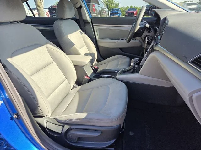 Used 2018 Blue Hyundai SEL image 17