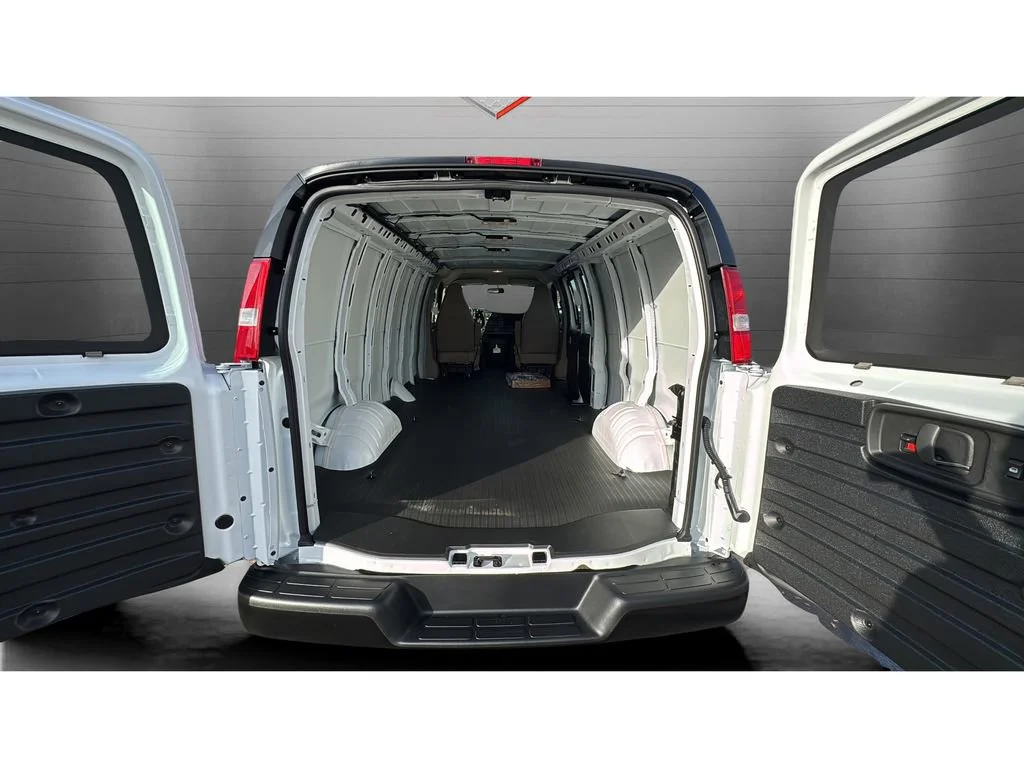 2026 GMC Savana Cargo Work Van - Photo 21