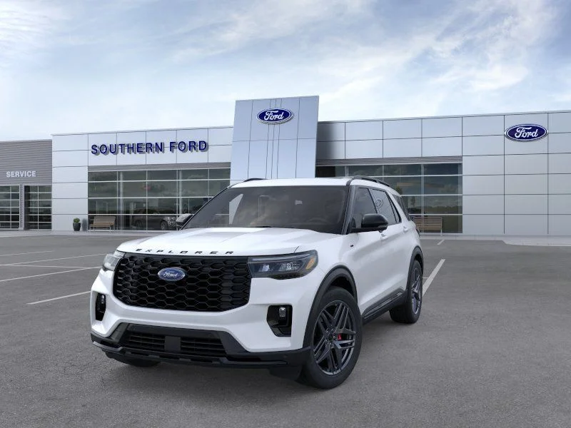New 2026 Star White Metallic Tri-Coat Ford ST-Line image 2