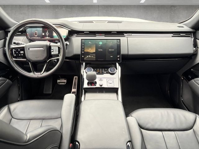 Used 2023  Land Rover SE Dynamic image 21