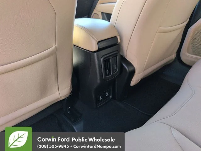 Used 2018 Billet Silver Metallic Clearcoat Jeep  image 28