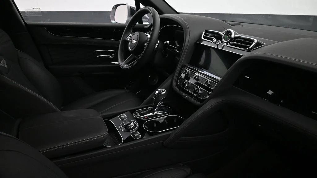 Certified Used 2024  Bentley  image 11