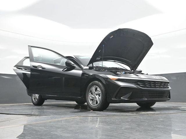 New 2026 Black Hyundai SE image 32