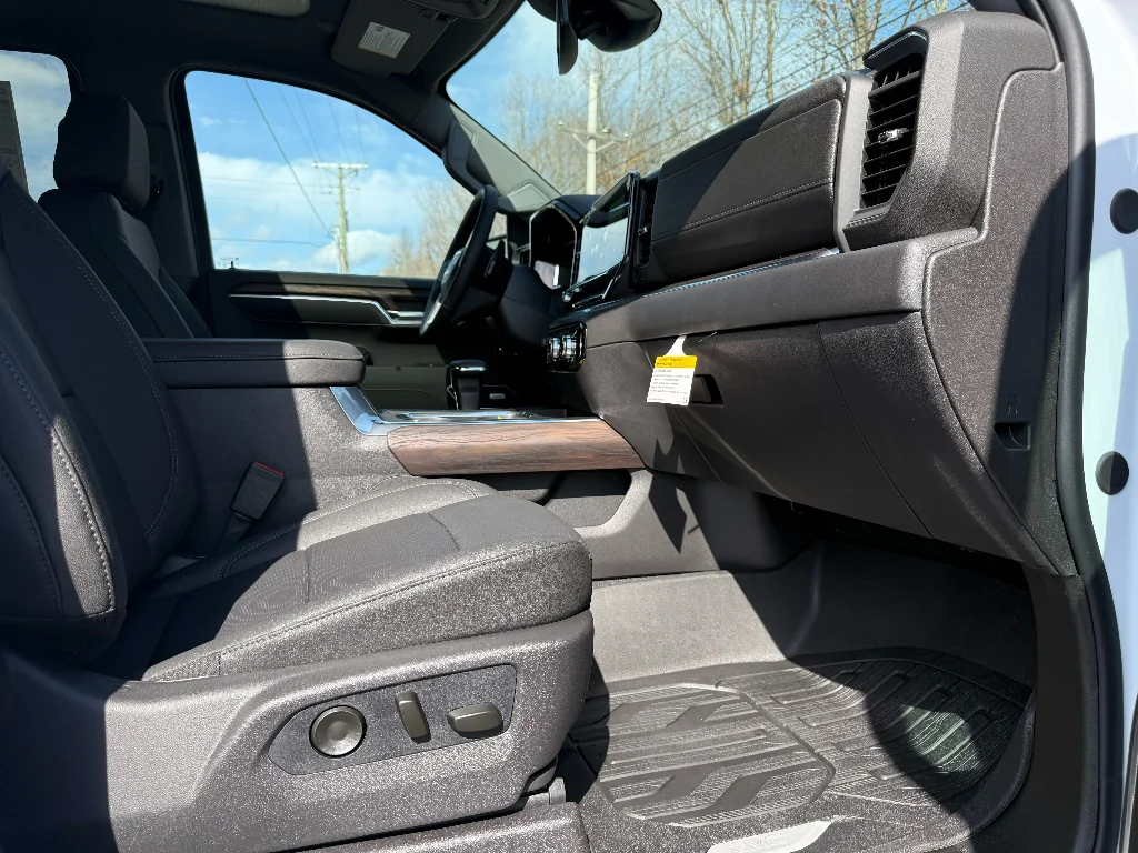 2026 GMC Sierra 1500 SLT - Photo 32