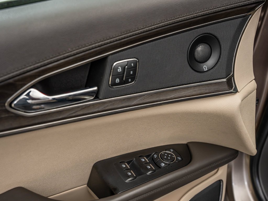 Used 2020 Iced Mocha Lincoln Reserve image 28
