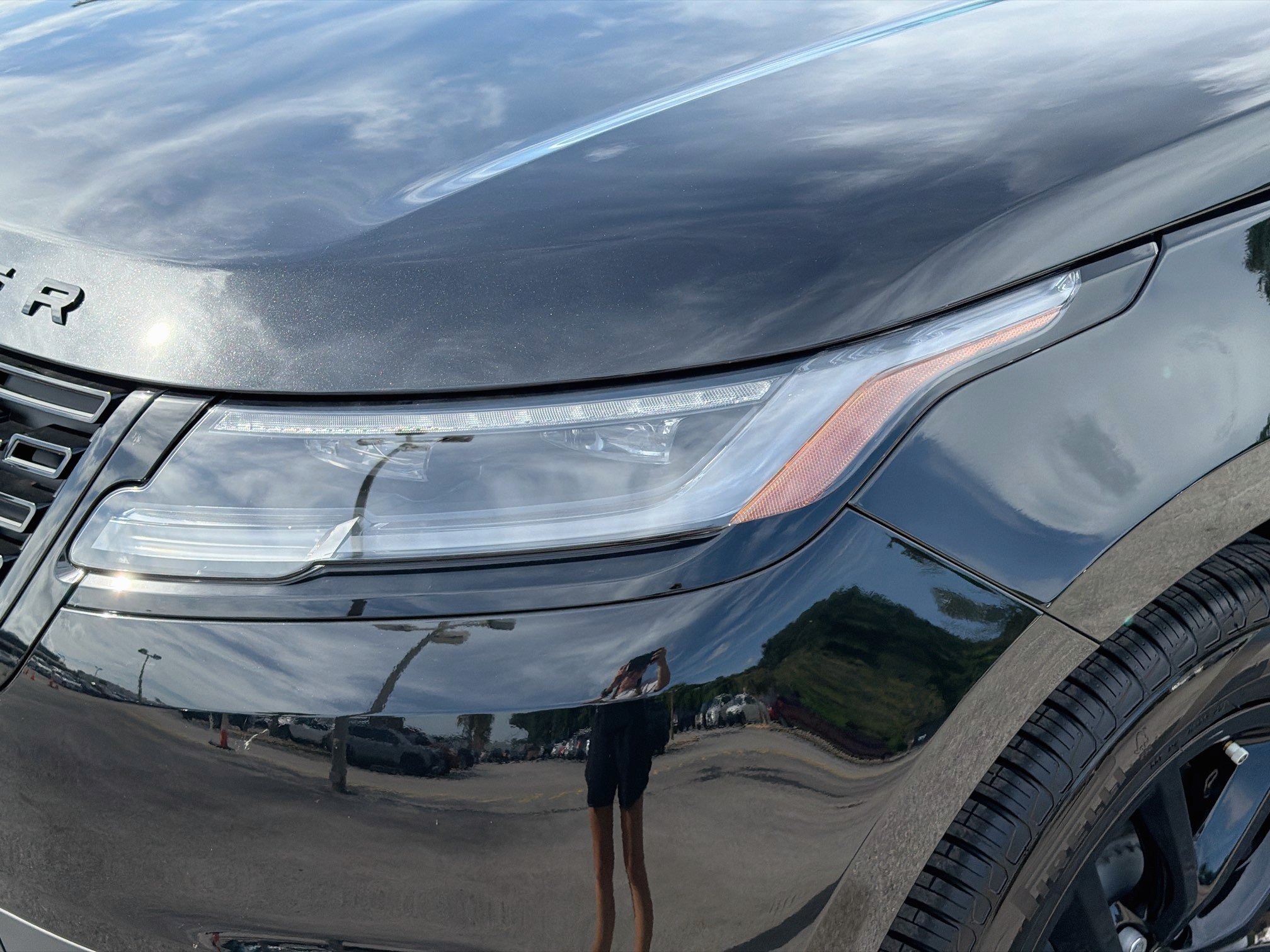 New 2026 Santorini Black Land Rover S image 9