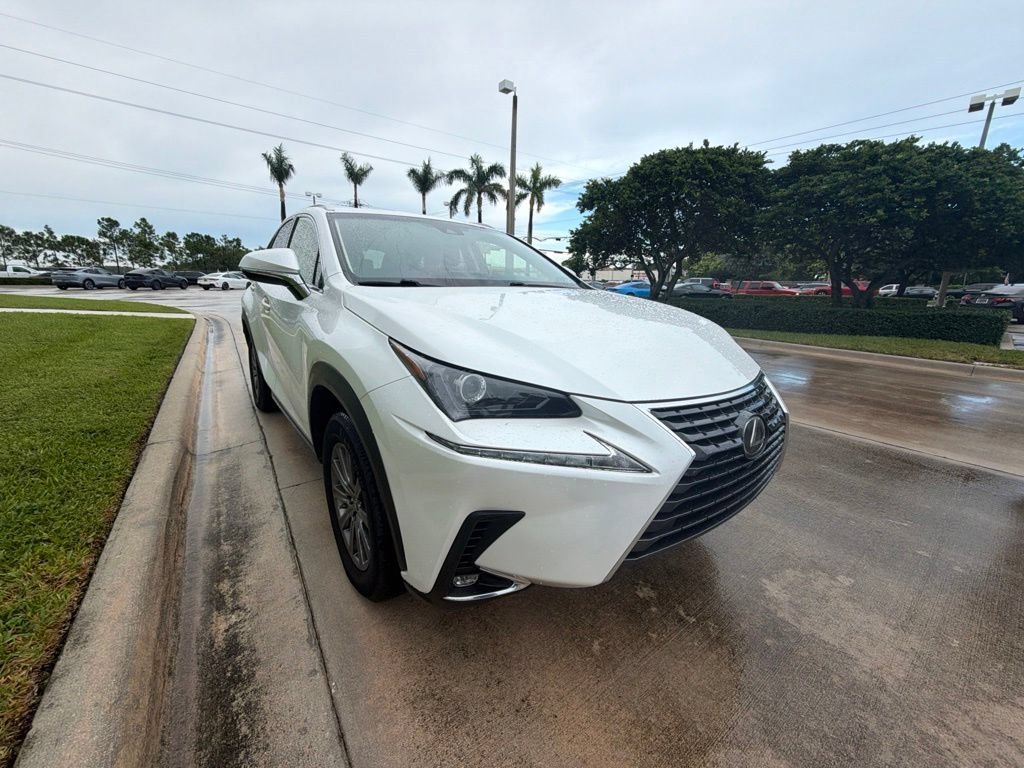 Used 2018 White Lexus  image 7