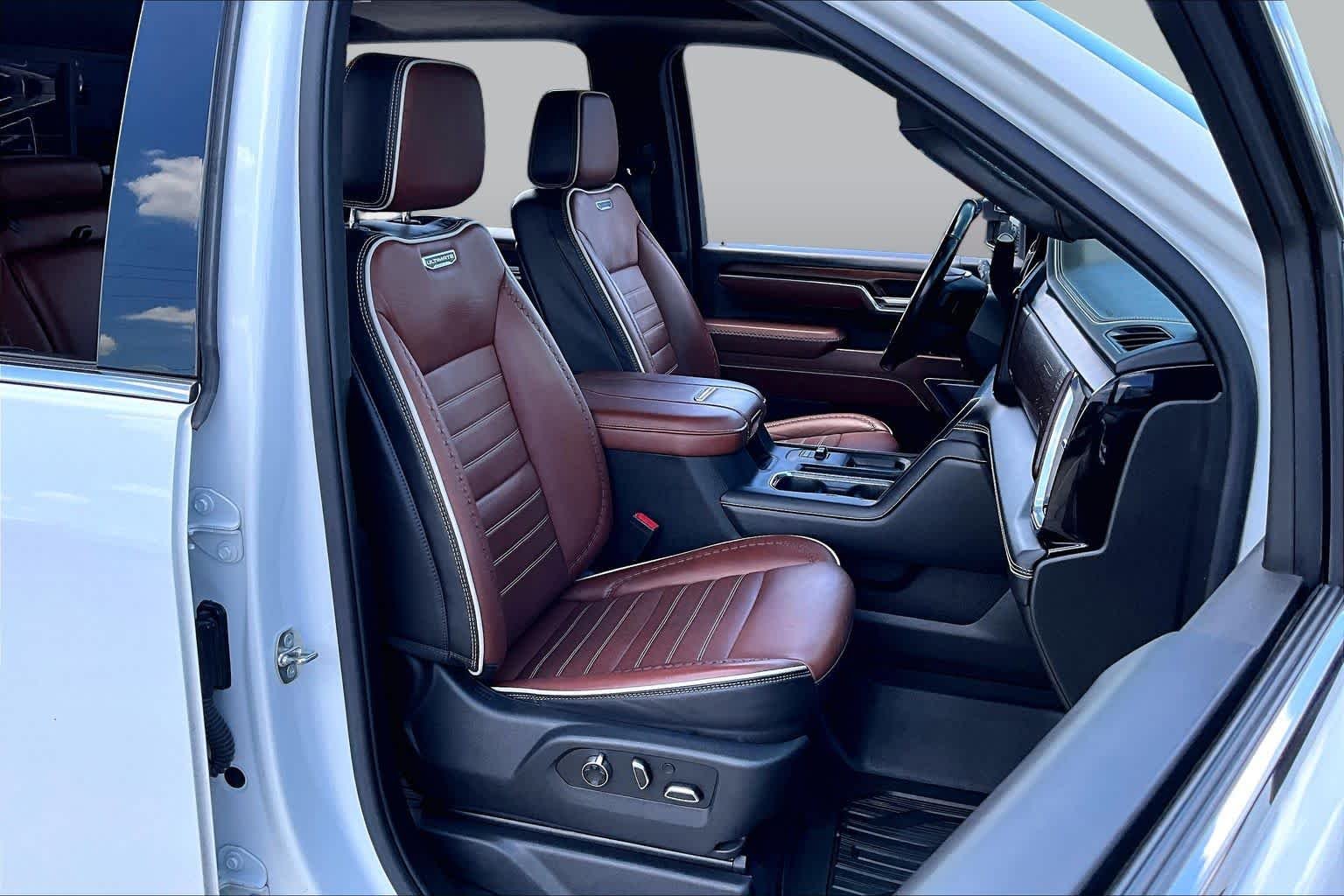 Used 2024 Summit White GMC Denali Ultimate image 9
