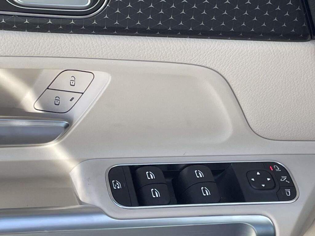 New 2026 Polar White Mercedes-Benz GLB 250 image 28