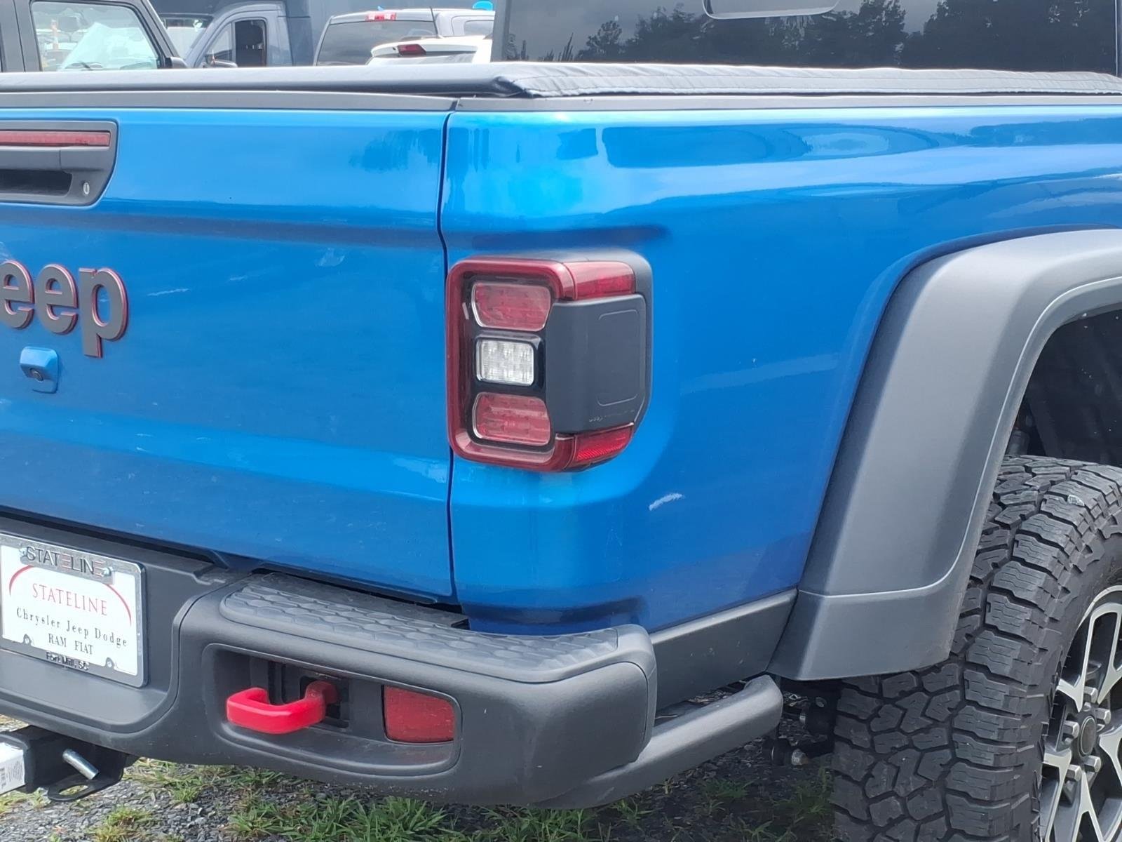 Used 2024 Hydro Blue Pearlcoat Jeep Rubicon image 9
