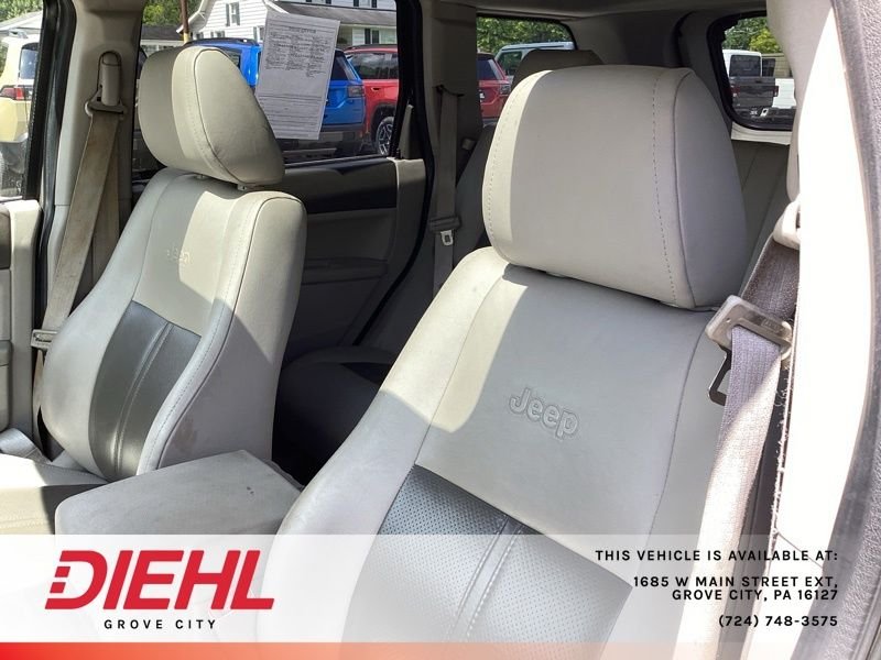 Used 2006 Beige Jeep Limited image 17