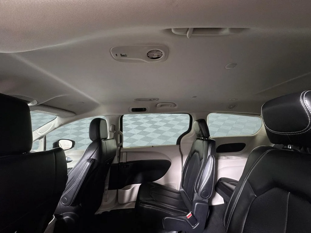 Used 2024 Black Chrysler Touring L image 13