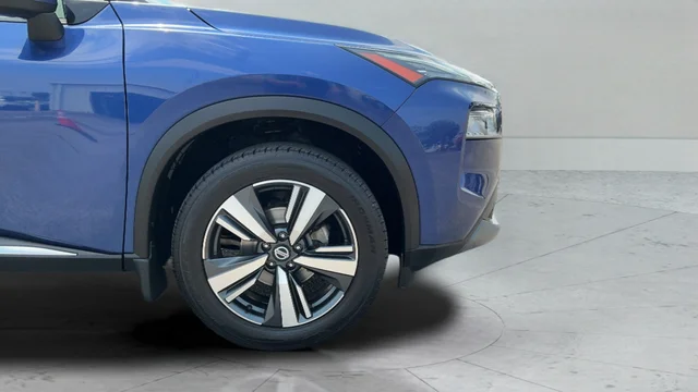 Used 2021 Blue Nissan SL image 27
