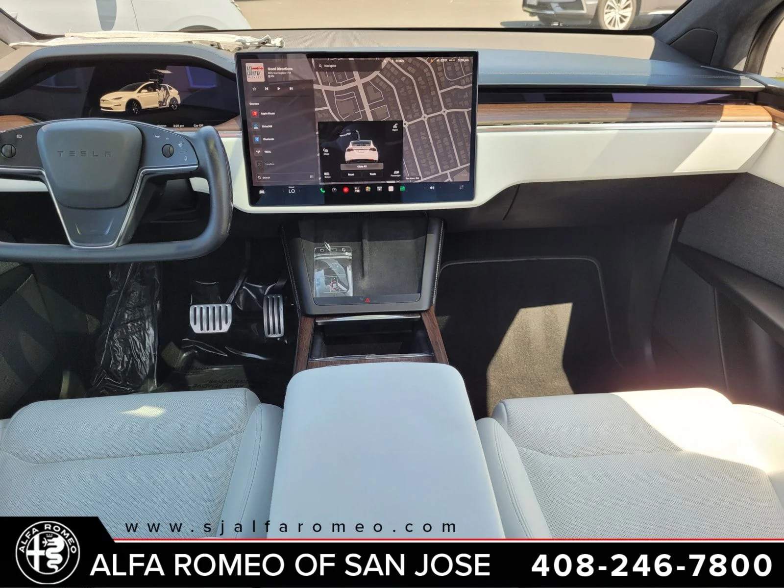 Used 2023  Tesla Base image 6