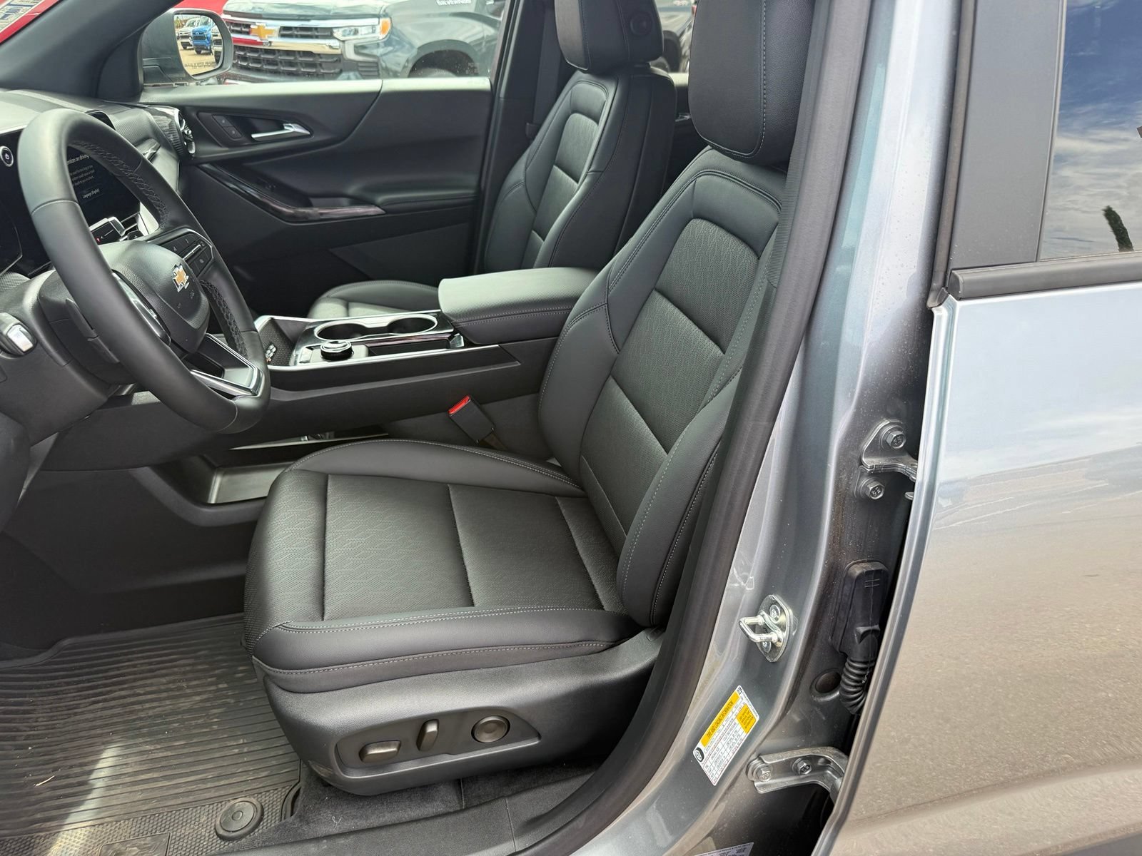 2026 Chevrolet Equinox LT - Photo 31