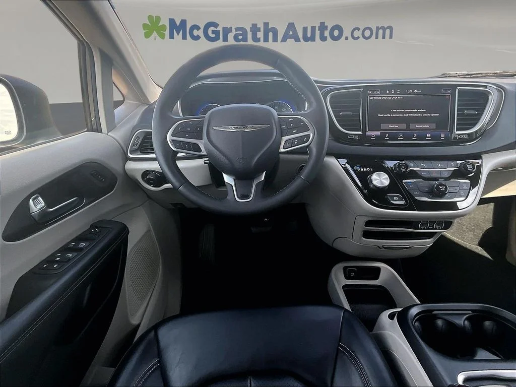 Used 2023 Gray Chrysler Touring L image 10
