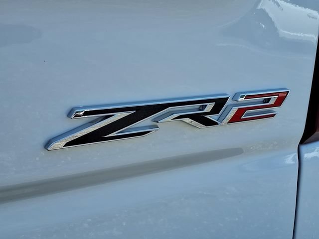 New 2026 Summit White Chevrolet ZR2 image 20