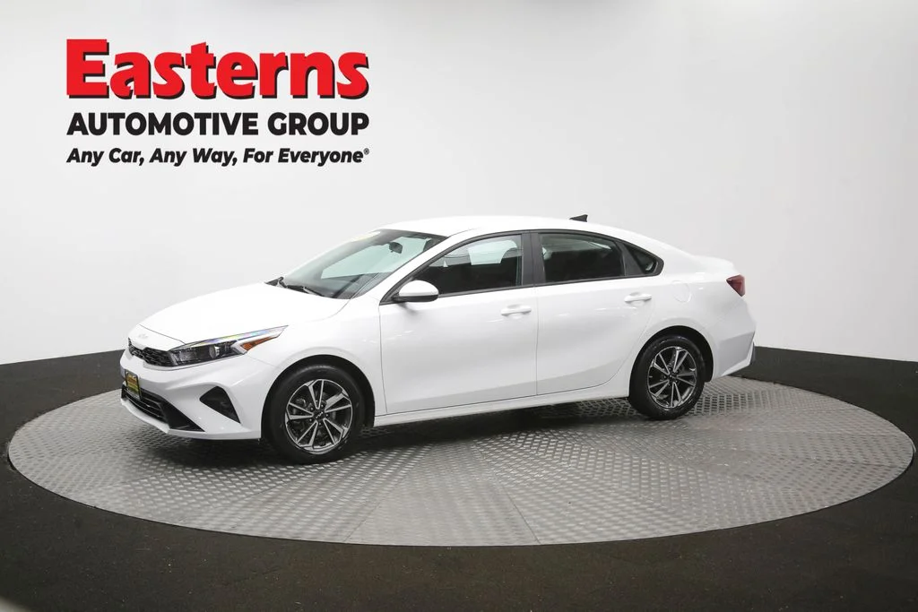 Used 2023 White Kia LXS image 56