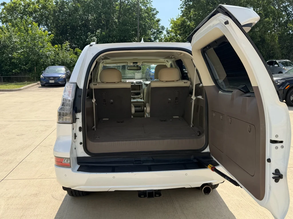 Used 2019 Starfire Pearl Lexus Premium image 32