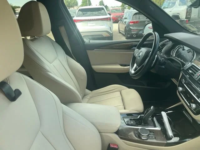 Used 2019 Alpine White BMW sDrive30i image 8