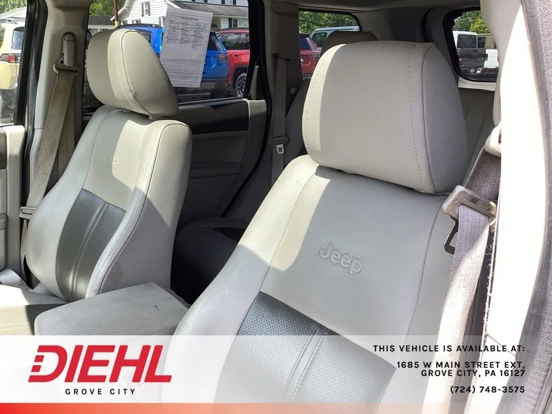 Used 2006 Beige Jeep Limited image 17