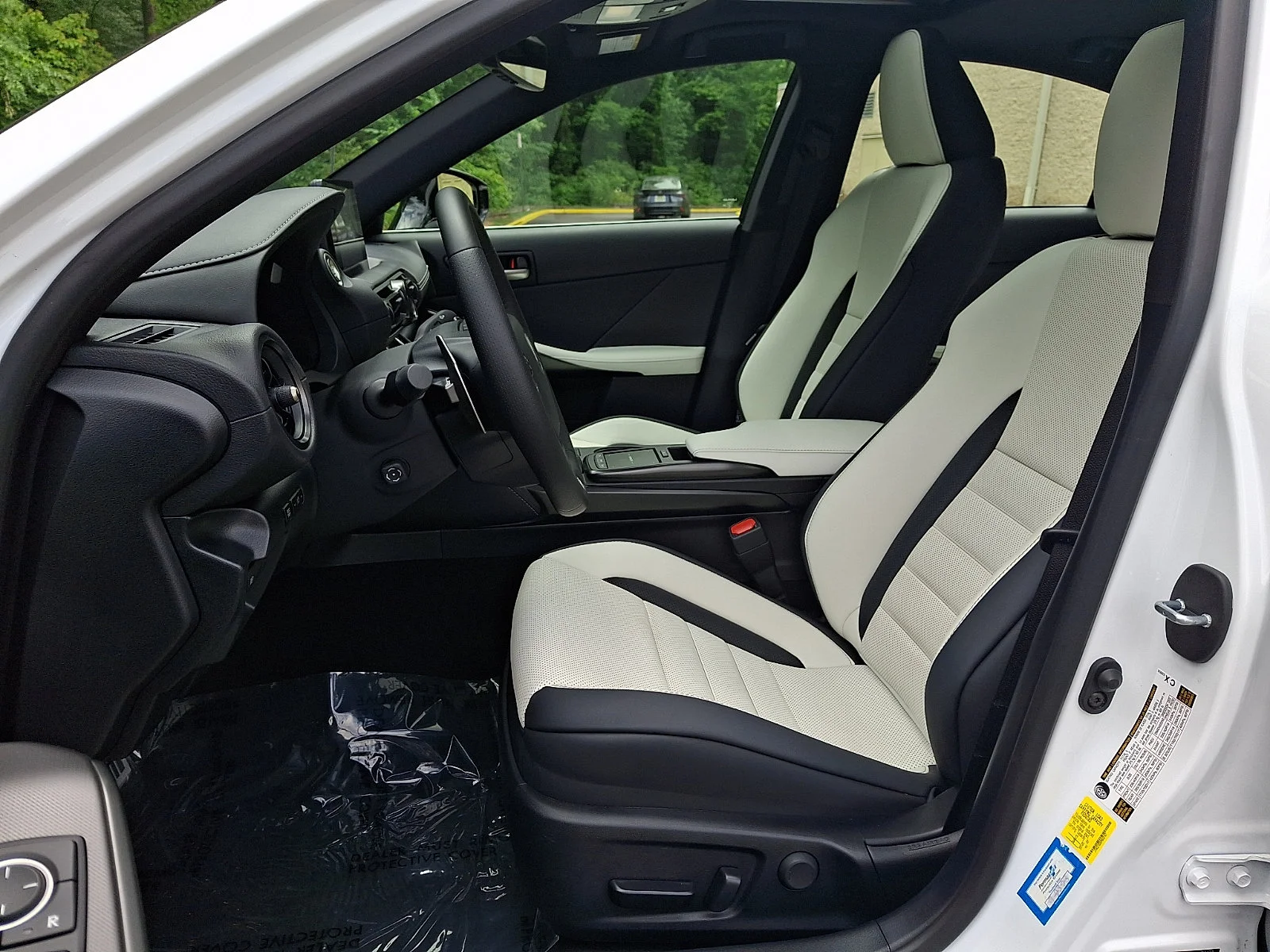 Certified Used 2023 ULTRA WHITE Lexus  image 13