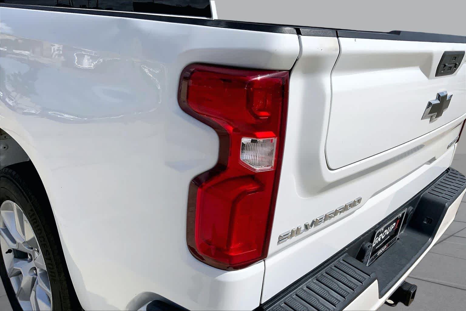 Used 2022 Summit White Chevrolet Custom image 27