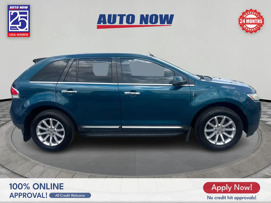 Used 2011 Dark Green Lincoln base image 7