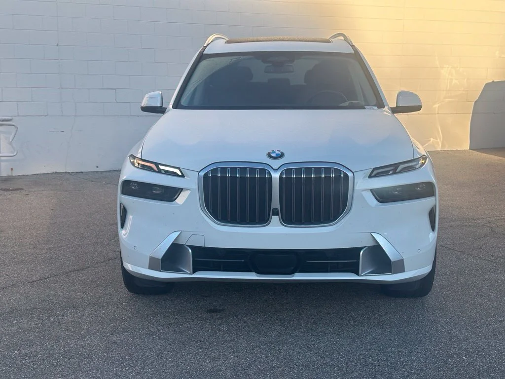 Certified Used 2024 Alpine White BMW xDrive40i image 2