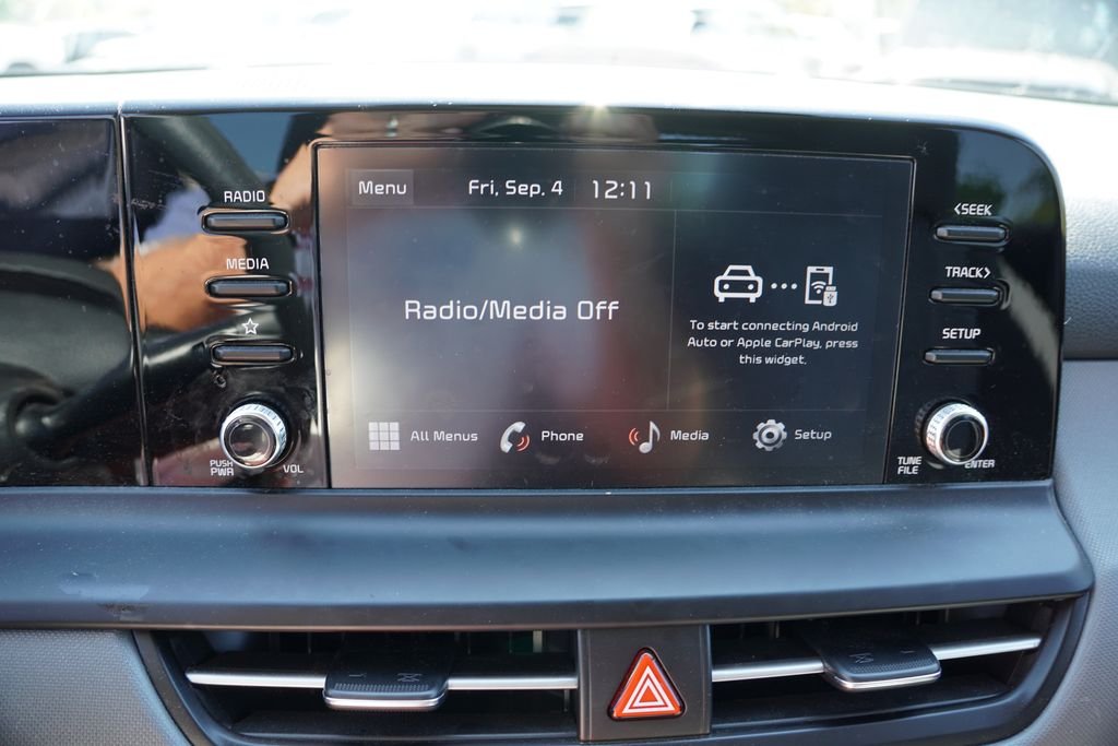 Used 2024 Fusion Black Kia LX image 5