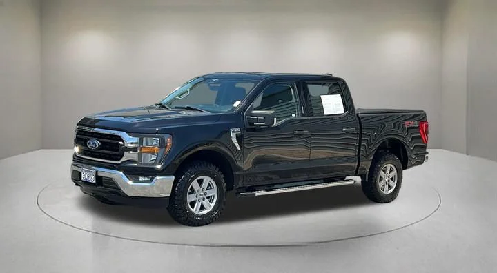 Certified Used 2023 Agate Black Metallic Ford XLT image 2