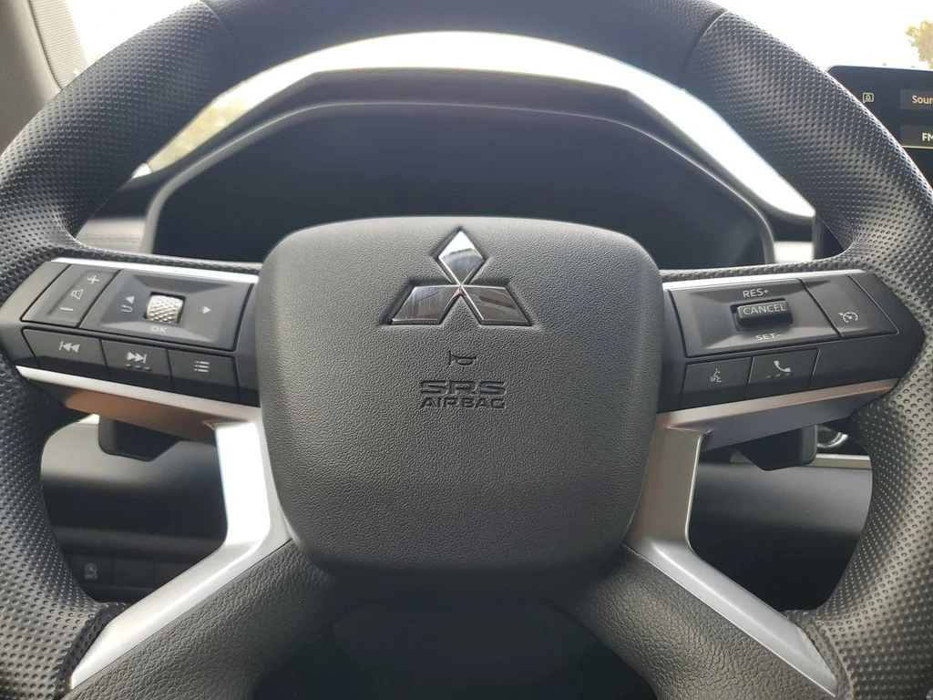 New 2026 Red Mitsubishi ES image 22