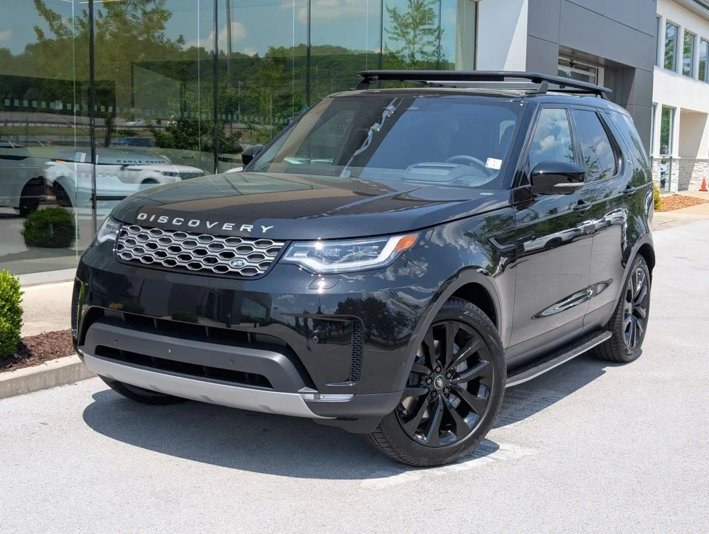 2026 Land Rover Discovery P300 S's photo