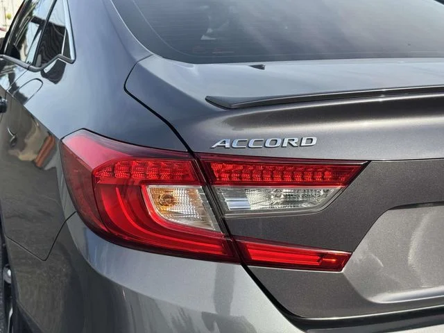 Used 2019  Honda Sport image 16
