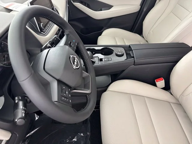 New 2026 Everest White Pearl TriCoat Nissan Dark Armor™ image 20