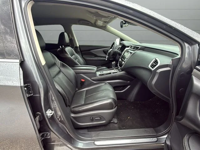 Used 2020 Gray Nissan SL image 9