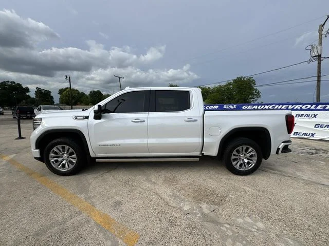 Used 2024 White GMC Denali image 18
