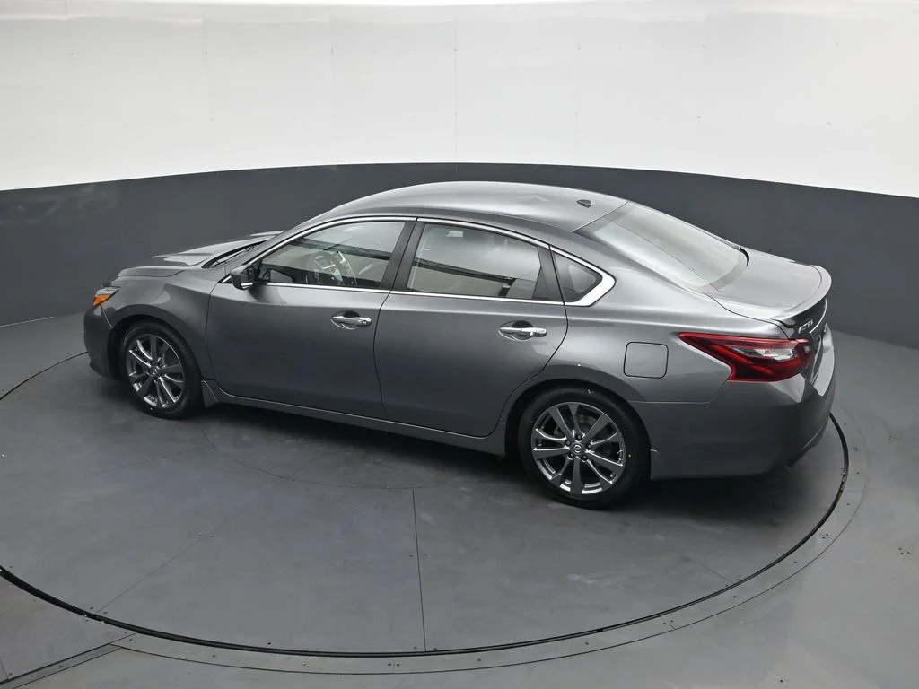 Used 2018 Gray Nissan 2.5 SR image 29