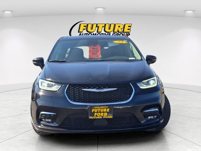 Used 2024 Black Chrysler Touring L image 2