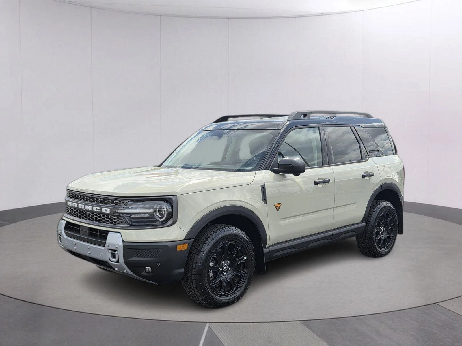 Used 2025 Desert Sand Ford Badlands image 1