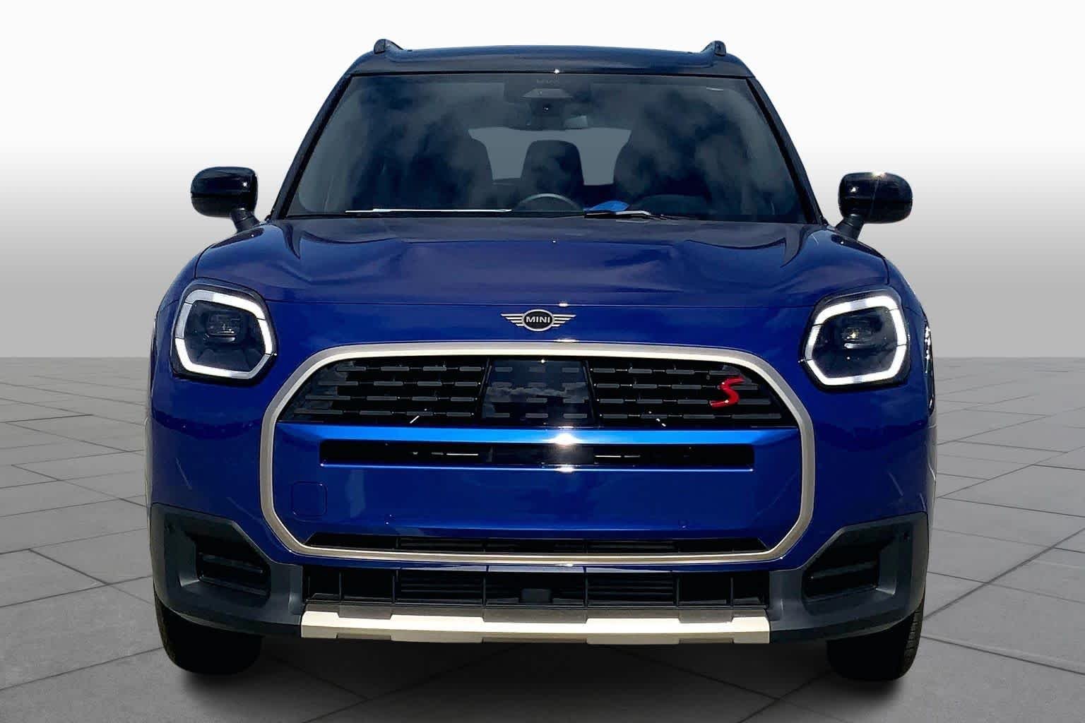 New 2026 Blazing Blue Metallic MINI Signature Plus image 3