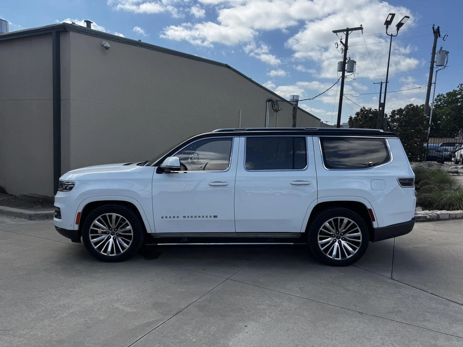 2022 Jeep Grand Wagoneer Series III 4WD's photo