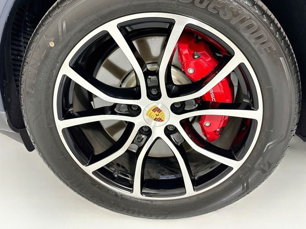 Used 2024  Porsche S image 30