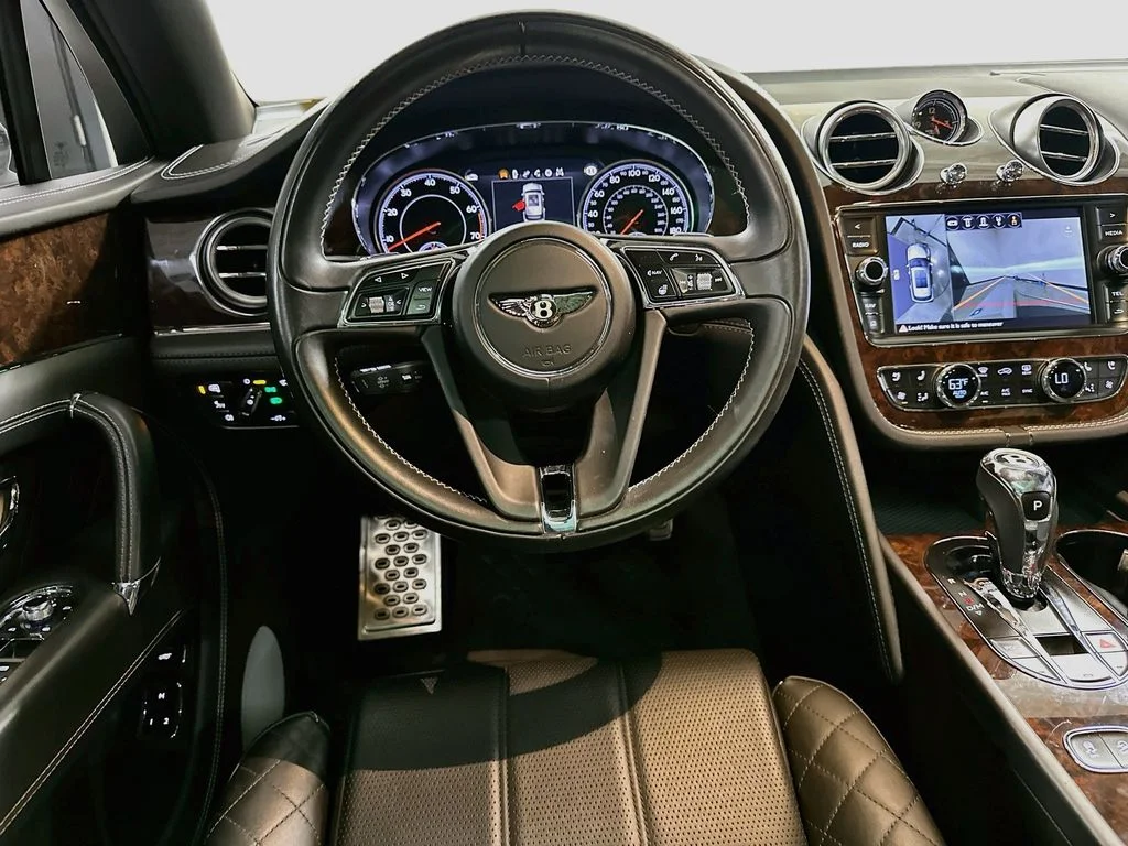 Used 2018  Bentley W12 image 23